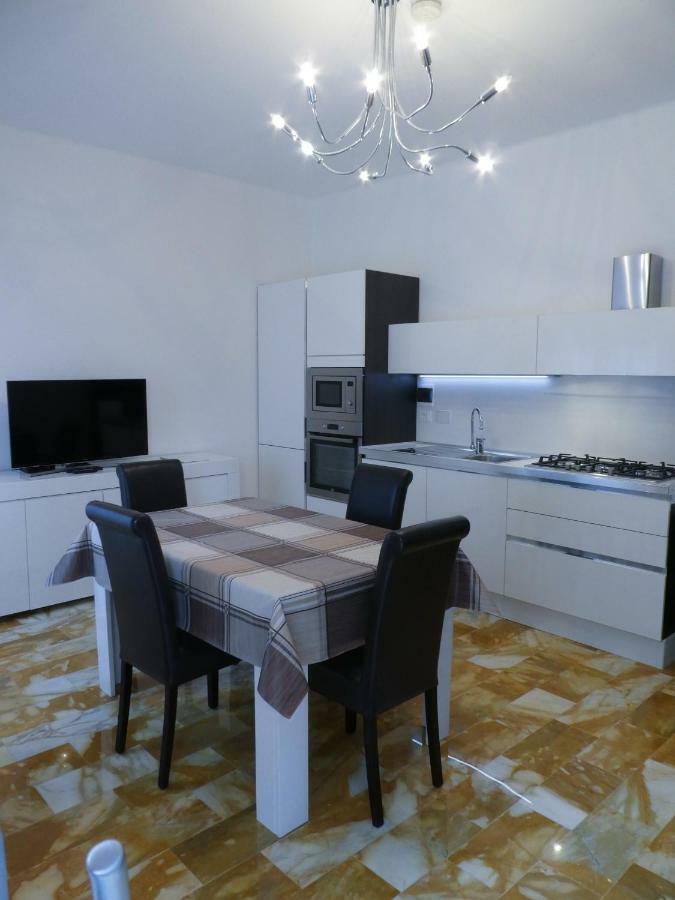 Isola Di Man Apartment Imperia Exterior photo