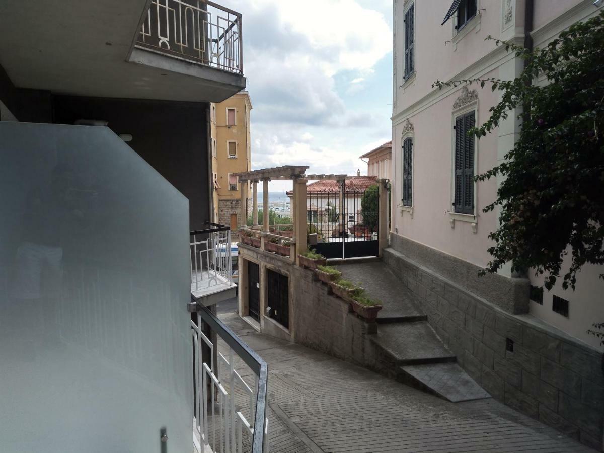Isola Di Man Apartment Imperia Exterior photo